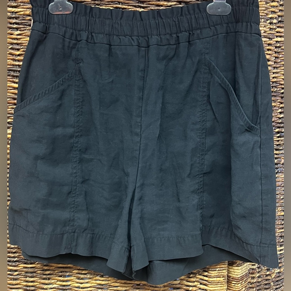 Simply Vera, Vera Wang- Women's‎ Black Casual Shorts, Medium